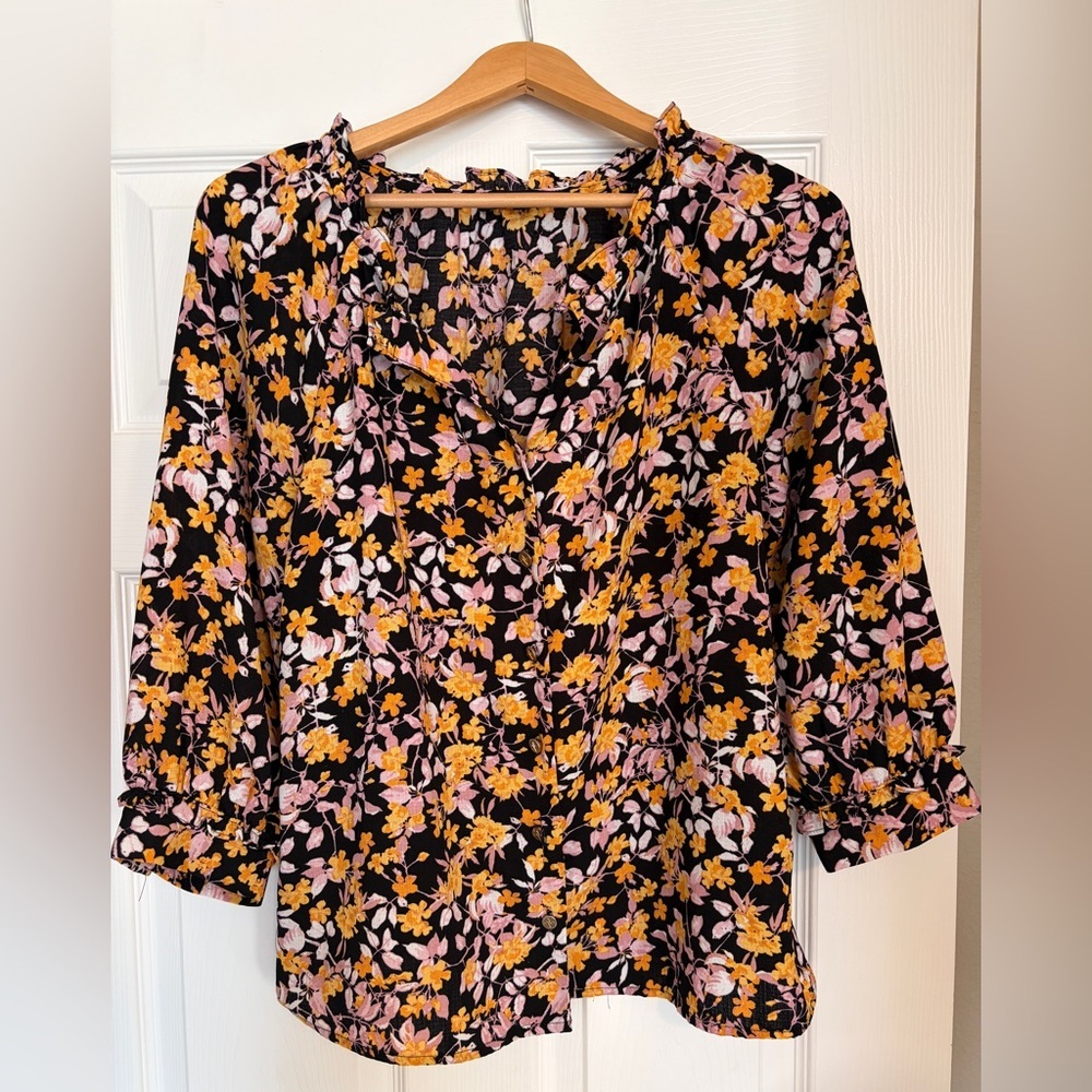 Adrienne Vittadini Floral Blouse Size Medium Ruffles Romantic Feminine W10